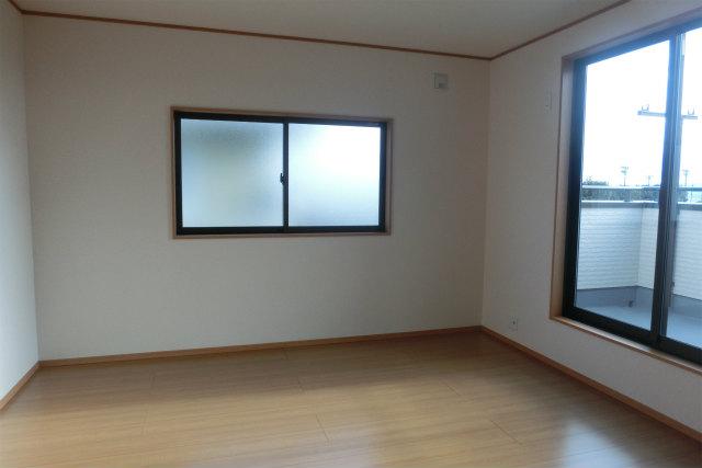 Non-living room. Indoor (12 May 2013) Shooting