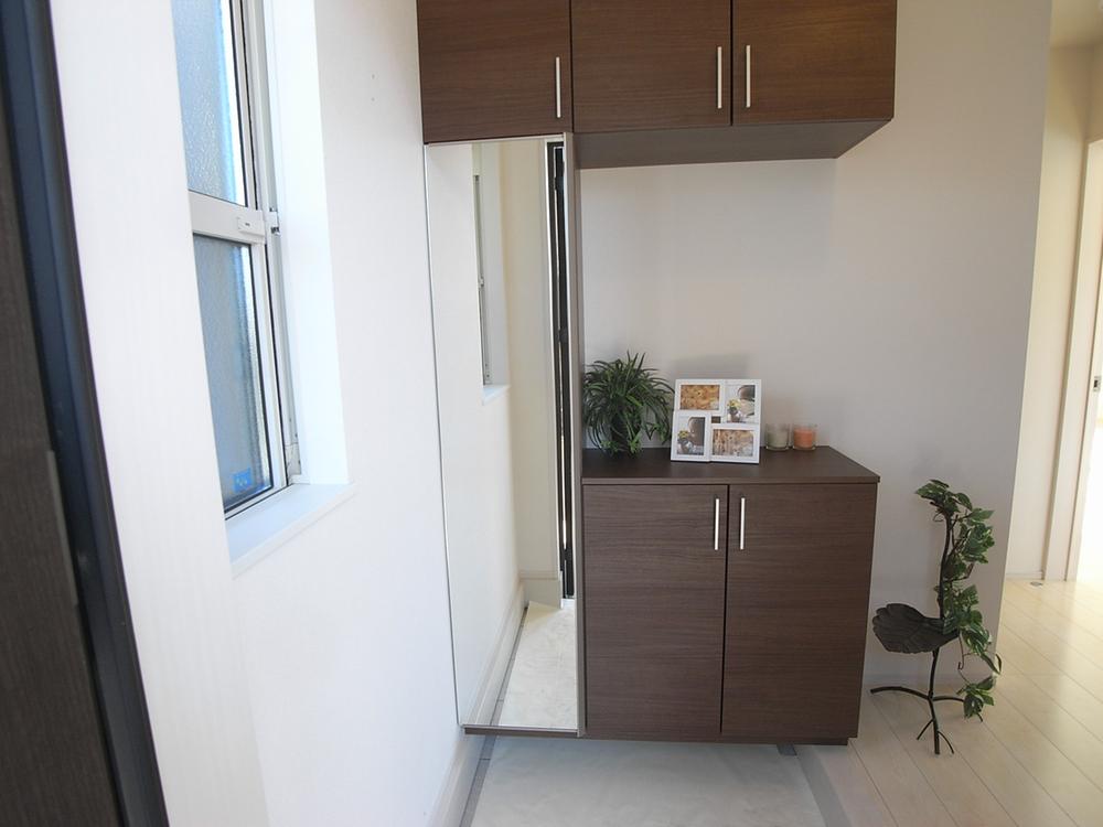 Entrance. Local (11 May 2013) Shooting