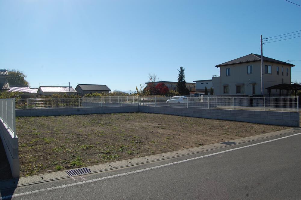 Local appearance photo. Local (11 May 2013) Shooting