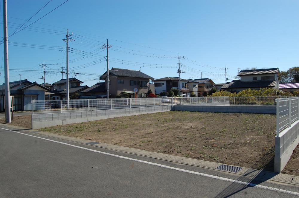 Local appearance photo. Local (11 May 2013) Shooting