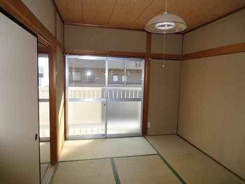 Living and room. Japanese-style room Sunlight plenty from the veranda