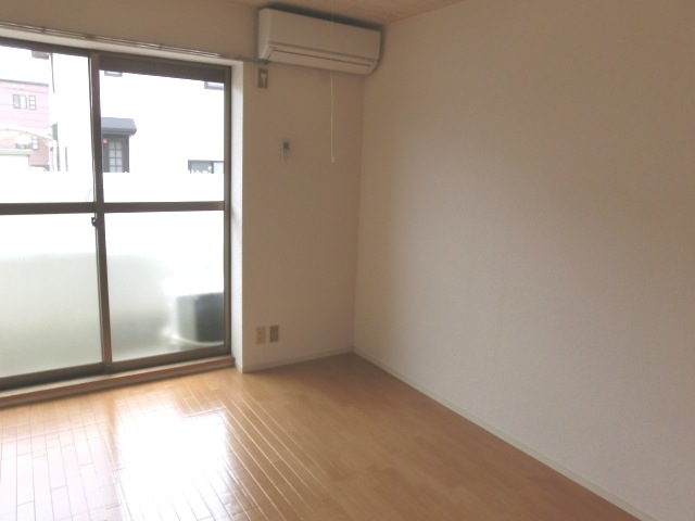 Living and room. Maebashi Showacho Akkora Rent