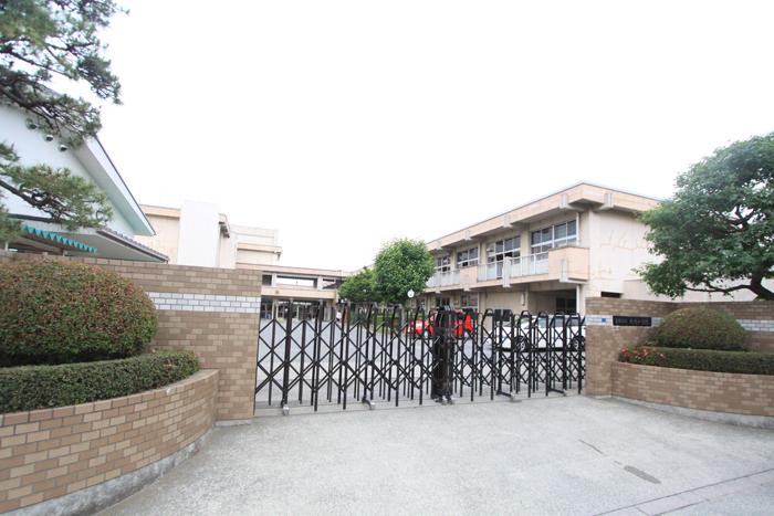 Primary school. Tenkawa until elementary school 450m