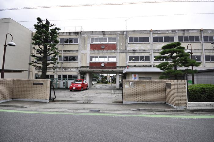 Junior high school. 700m until the fifth junior high school