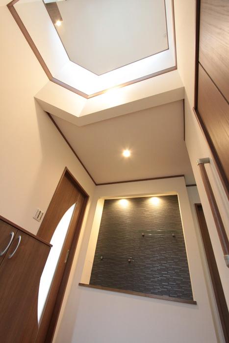 Entrance. Building 2 Entrance atrium (October 2013) Shooting