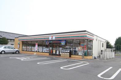 Convenience store. 10m until the Seven-Eleven Maebashi Owatari the town shop