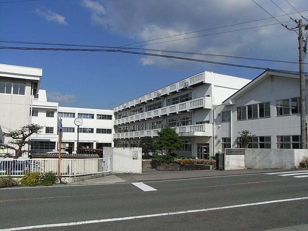 Junior high school. 2187m to Maebashi Municipal Fujimi Junior High School