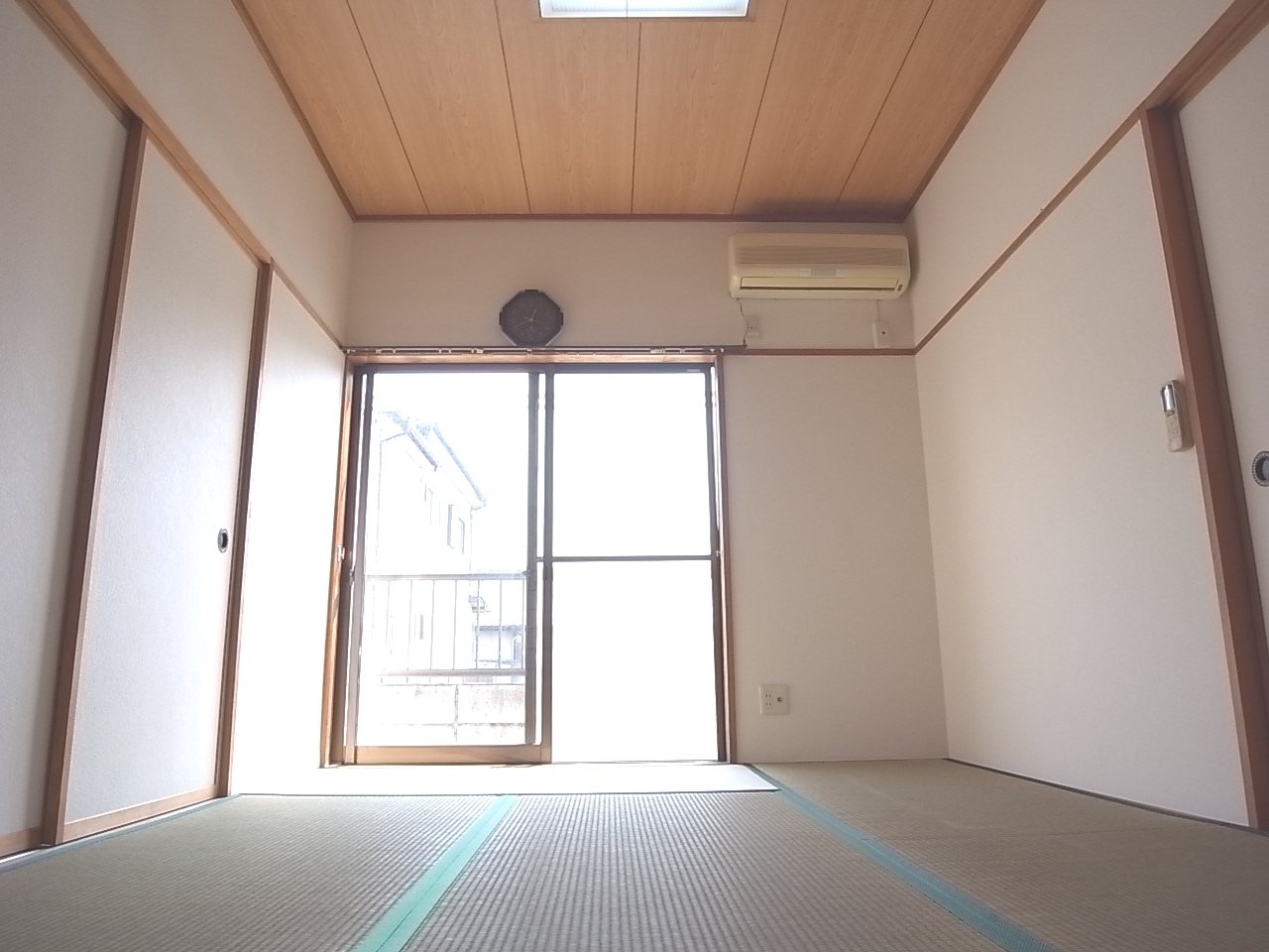 Living and room. Maebashi Hiyoshi-cho Akkora Rent Japanese-style room 1