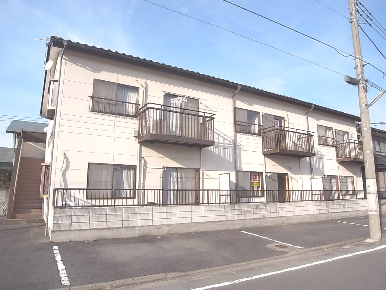 Building appearance. Maebashi Hiyoshi-cho Akkora Rent appearance 2