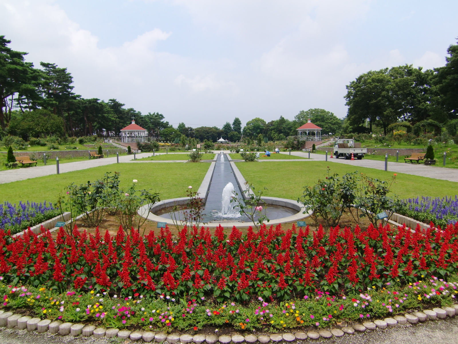 park. 2132m to Shikishima park (Baraen) (Park)