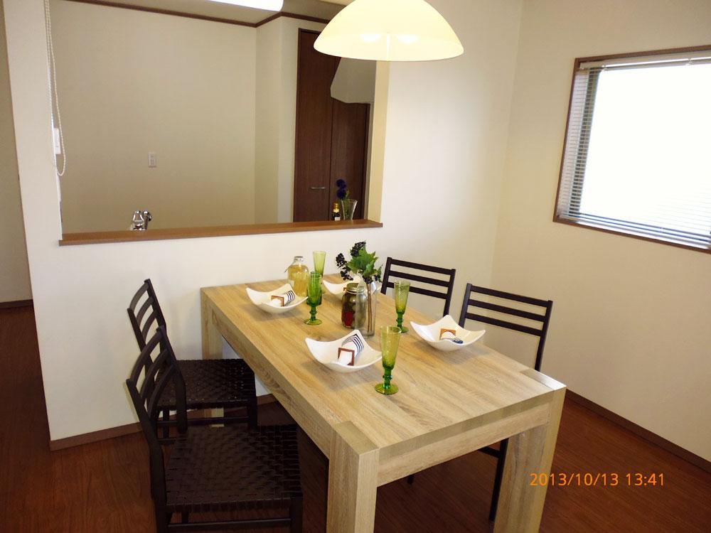 Other introspection. Bright dining (October 2013 shooting)