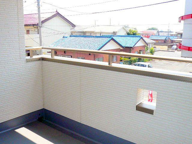 Balcony. Easy-to-use balcony with depth (August 2013 shooting)