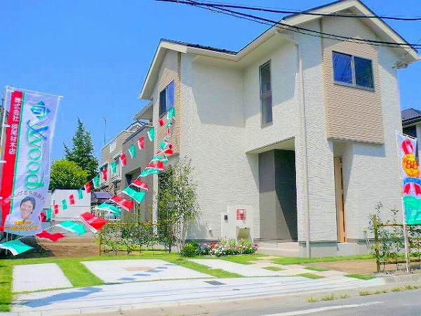 Local photos, including front road. Local (August 2013) Shooting