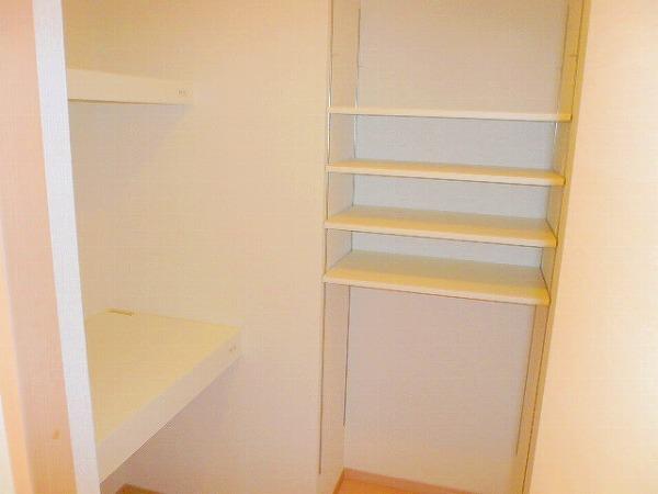 Other Equipment. Convenient movable with storage