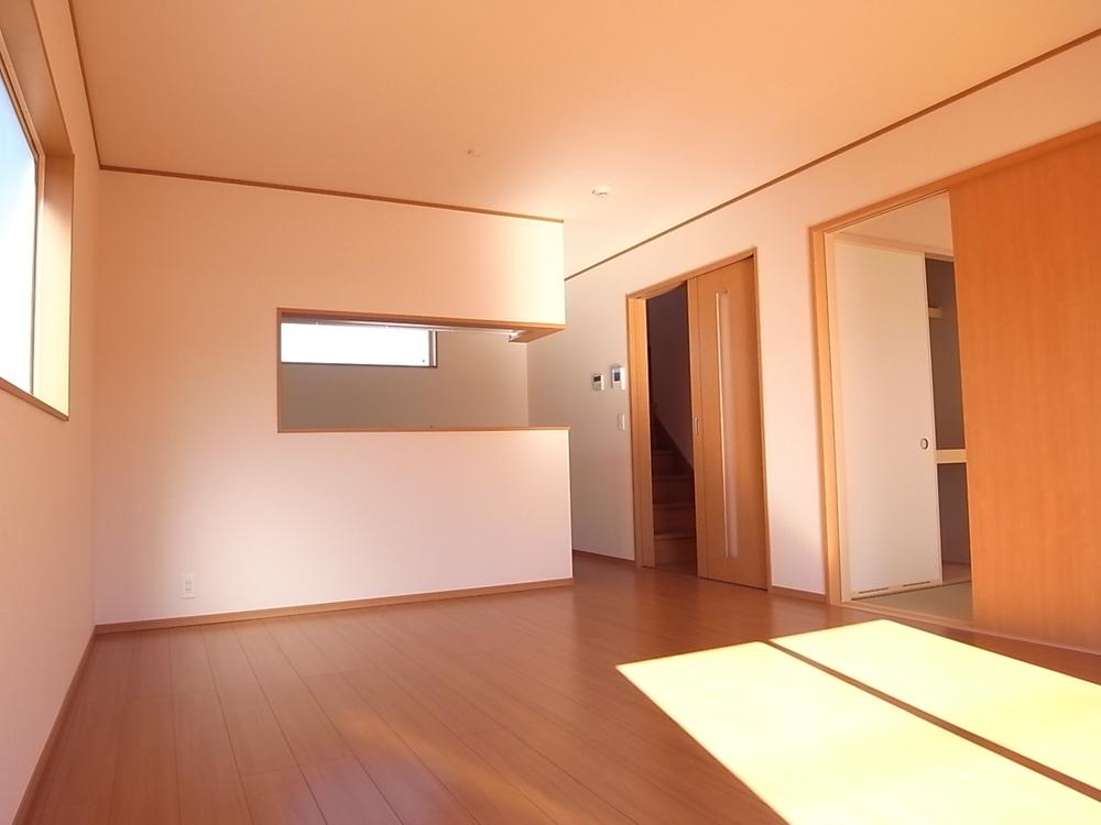 Same specifications photos (living). Integrated space of up to 22.5 quires in Japanese and Tsuzukiai! 