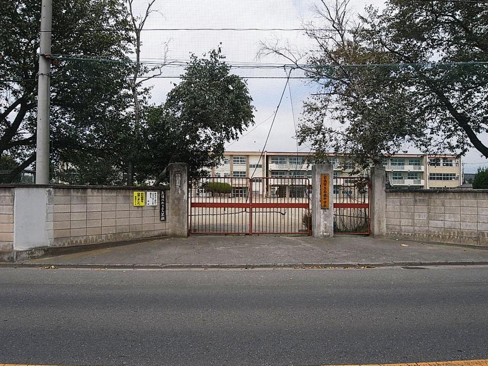Junior high school. 1433m to Maebashi Municipal Nankitsu junior high school