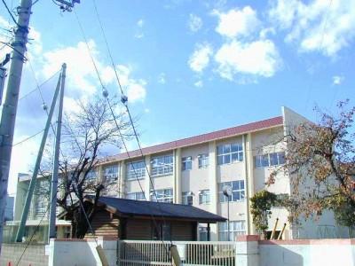 Primary school. 298m to Maebashi Municipal Aramaki Elementary School