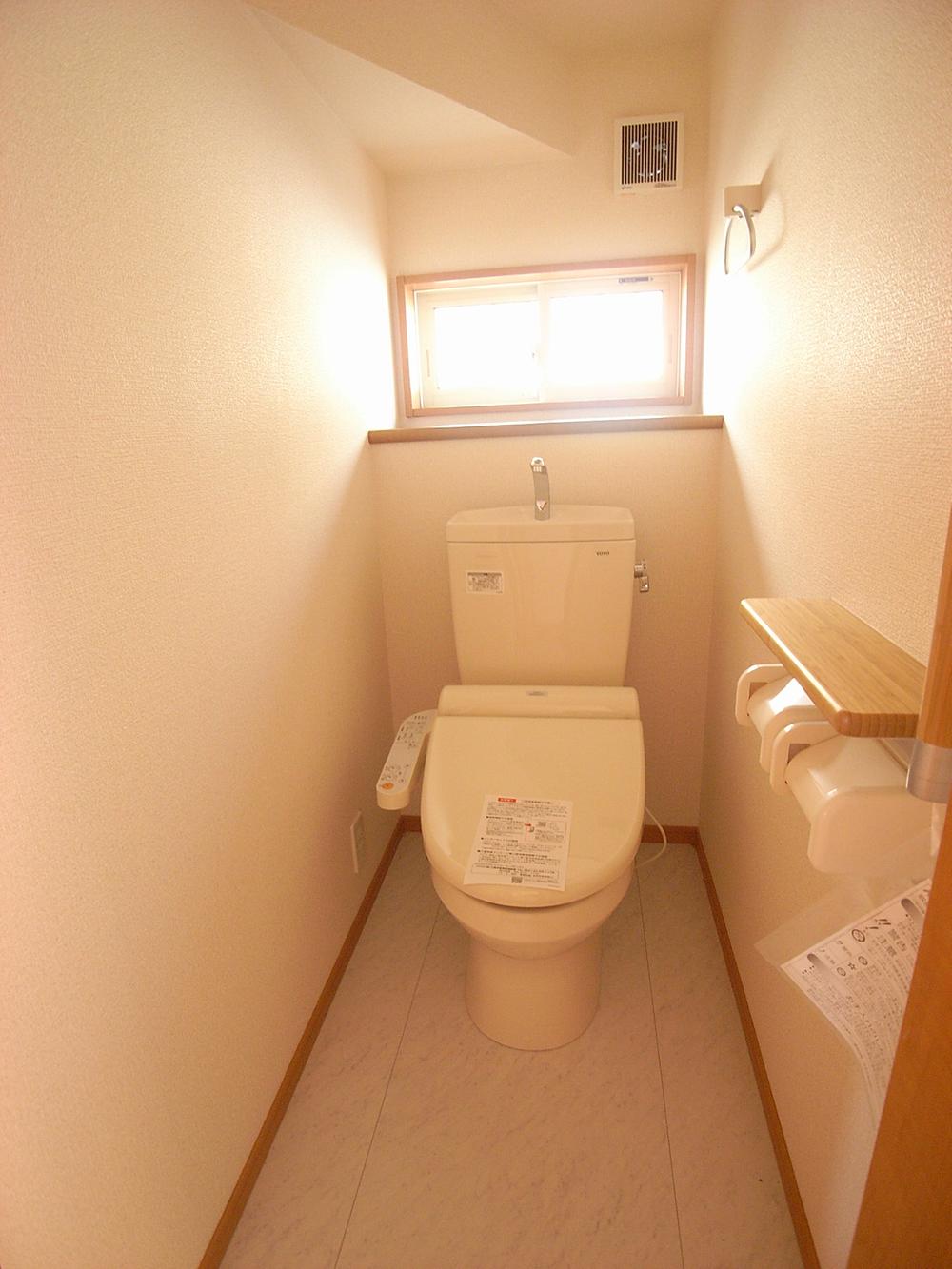 Same specifications photos (Other introspection). Same specifications toilet