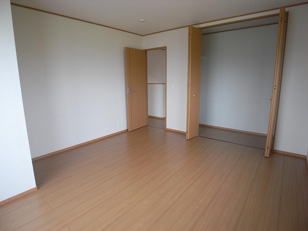 Same specifications photos (living). Same specifications living