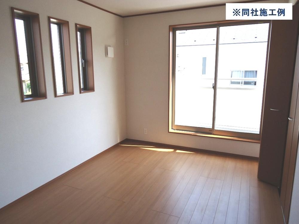 Same specifications photos (Other introspection)