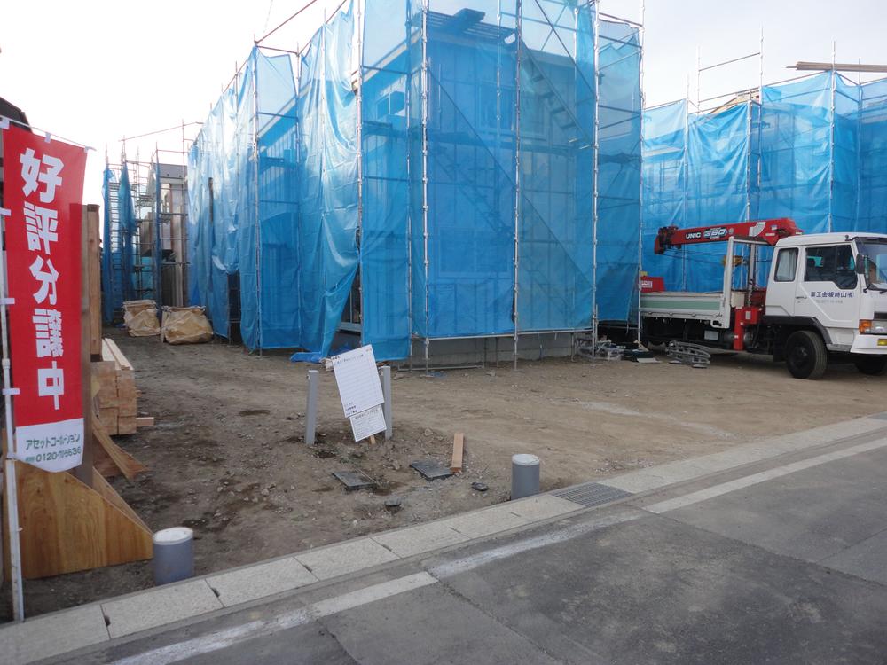 Local photos, including front road. Local (12 May 2013) Shooting