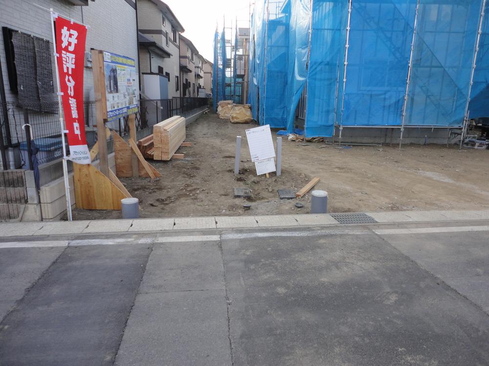 Local photos, including front road. Local (12 May 2013) Shooting