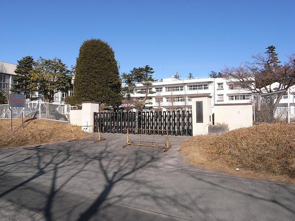 Primary school. 998m to Maebashi Municipal Shirakawa Elementary School