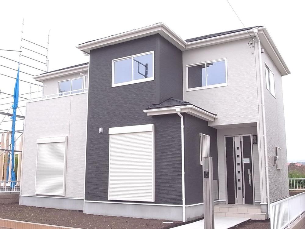 Local appearance photo. Shaping land of the south road! 