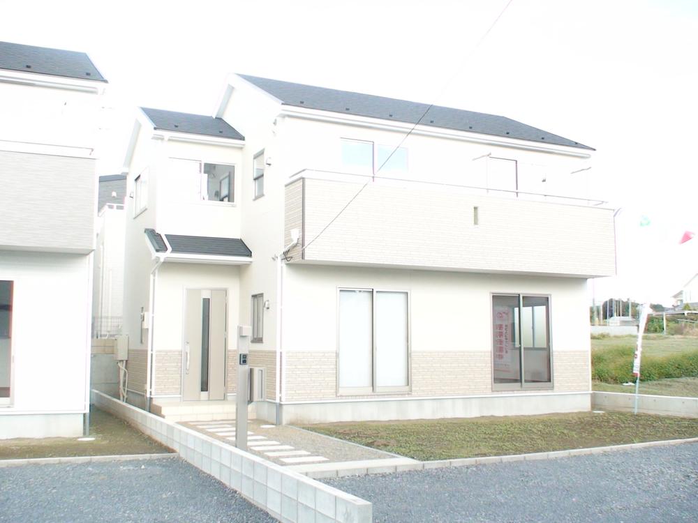 Local appearance photo. Local (12 May 2014) Shooting