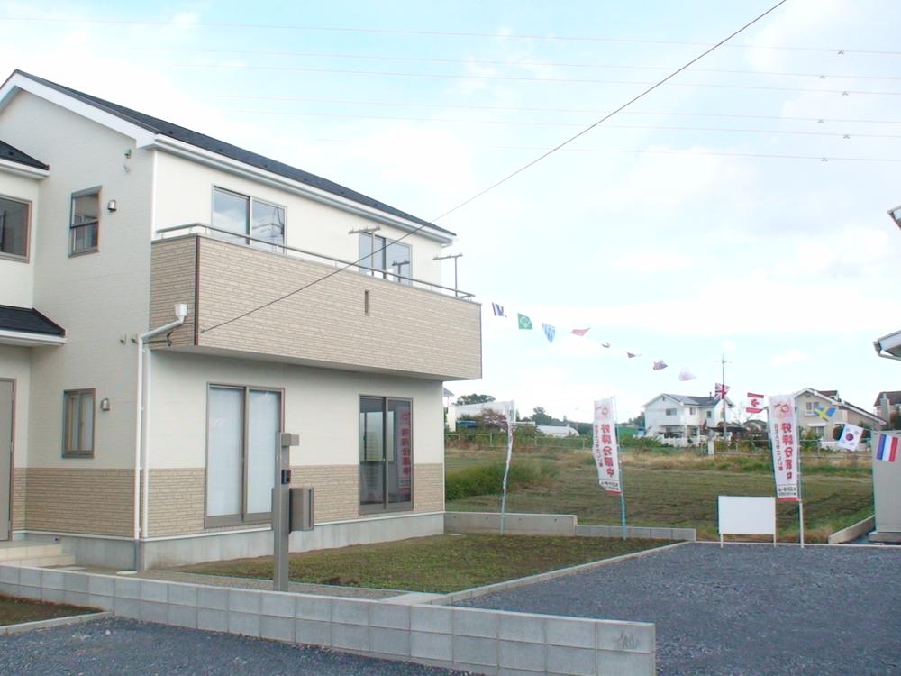 Local appearance photo. Local (12 May 2014) Shooting