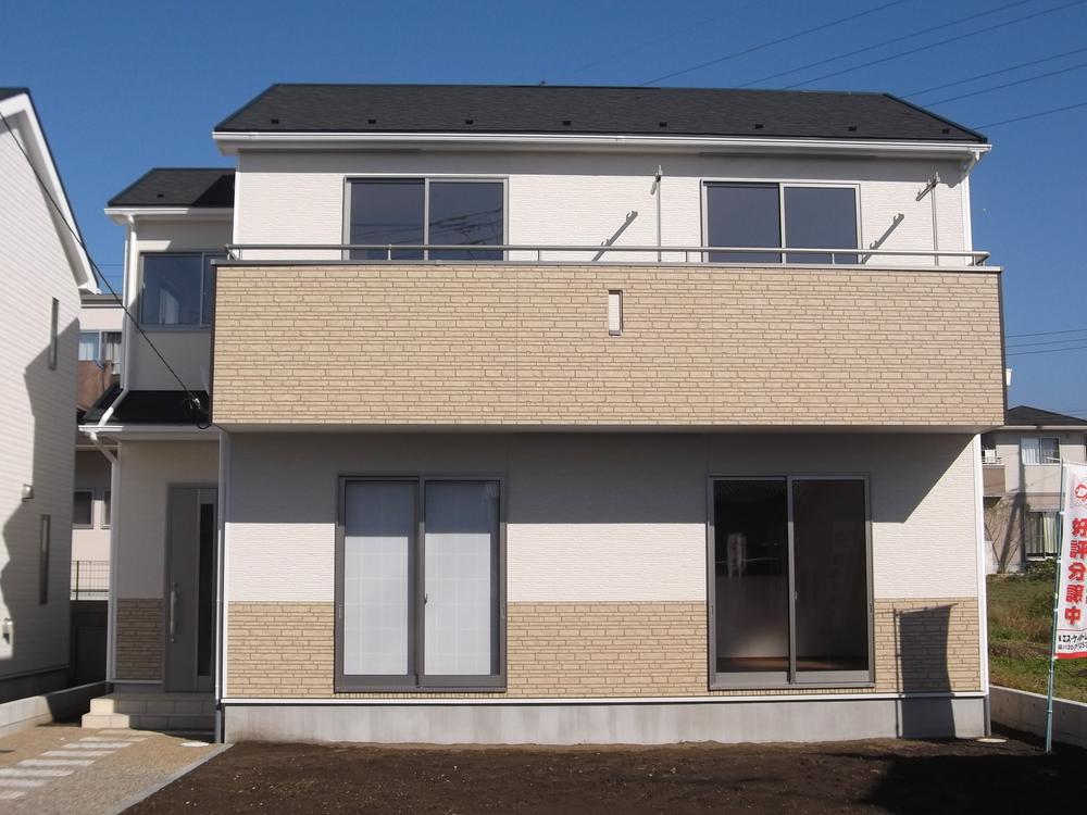 Local appearance photo. Local (12 May 2014) Shooting