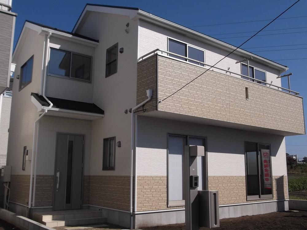 Local appearance photo. Local (12 May 2014) Shooting