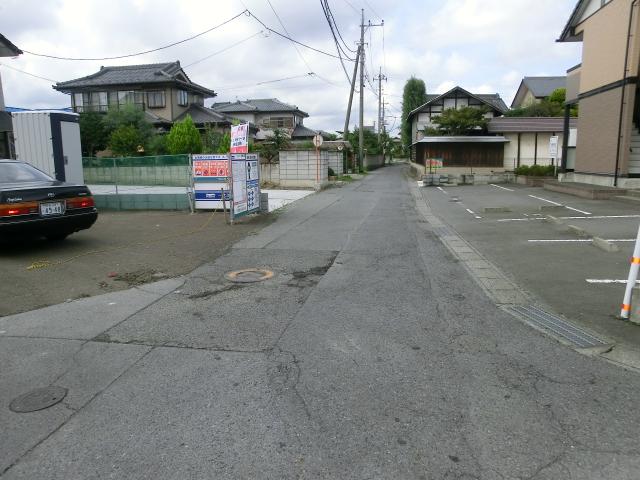 Local photos, including front road. Local (September 2013) Shooting