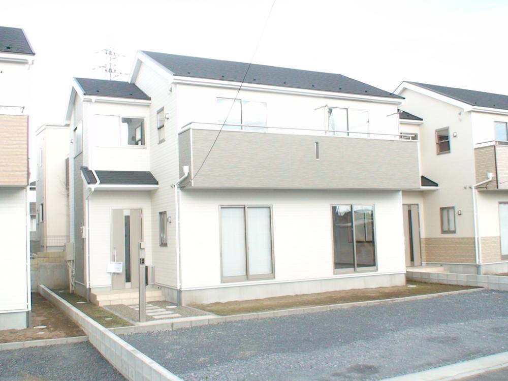 Local appearance photo. Local (12 May 2014) Shooting