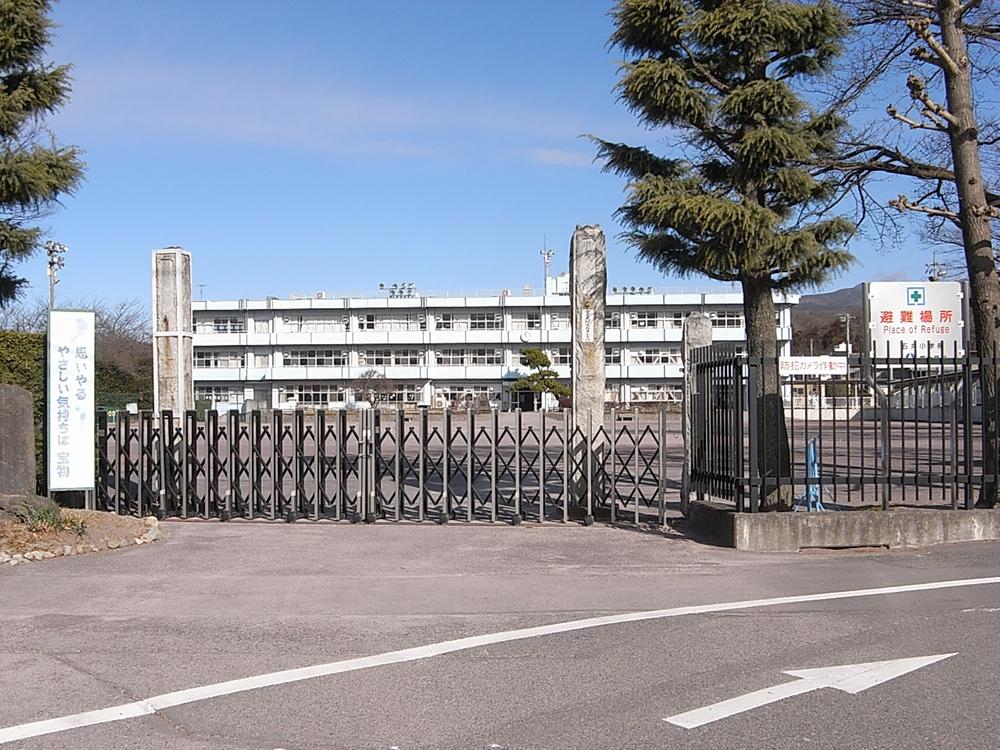 Primary school. 1689m to Maebashi City Ishii Elementary School