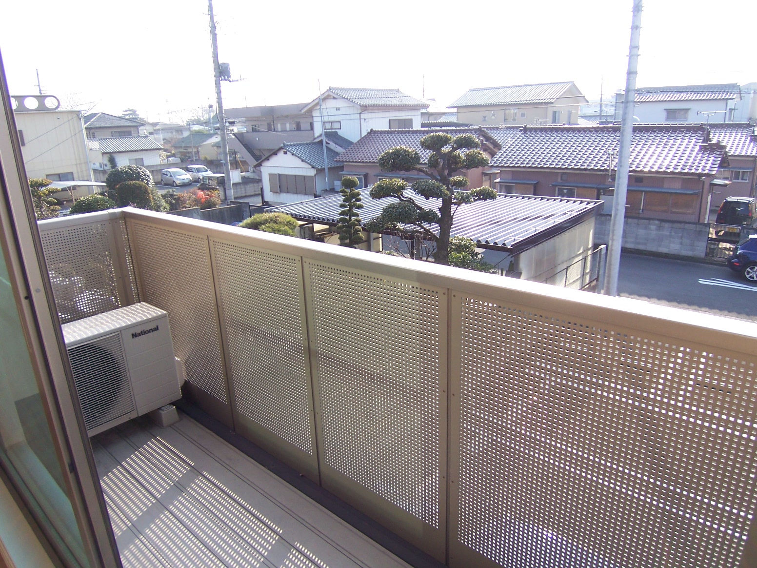 Balcony. Futon and laundry considerably Jose.