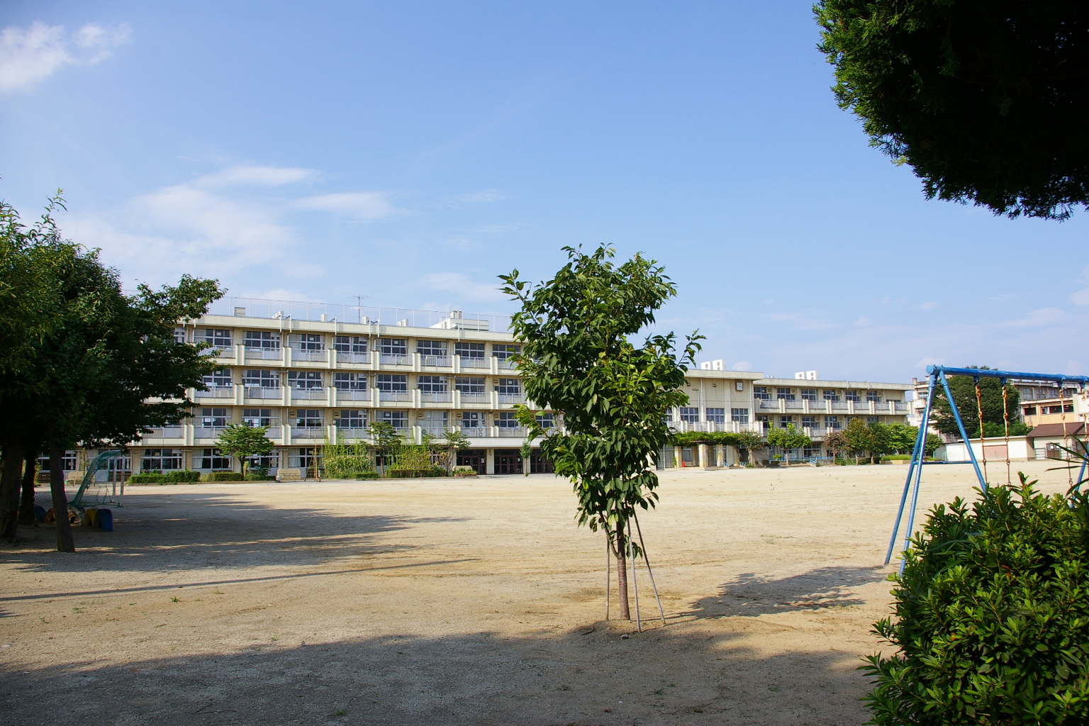 Primary school. 747m to Maebashi Municipal Motosoja north elementary school (elementary school)