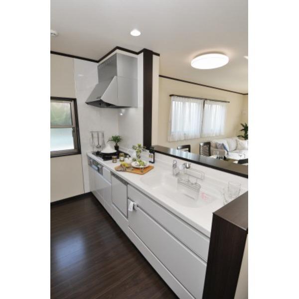 Kitchen.  ☆ Local Photos ☆ 