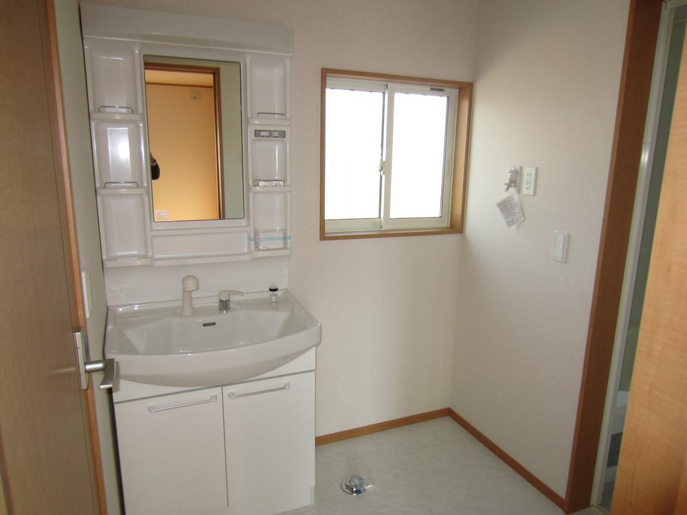 Wash basin, toilet. Indoor shooting