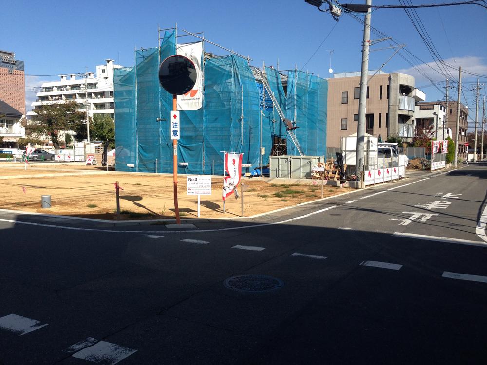 Local photos, including front road. It is currently under construction! ! ! 