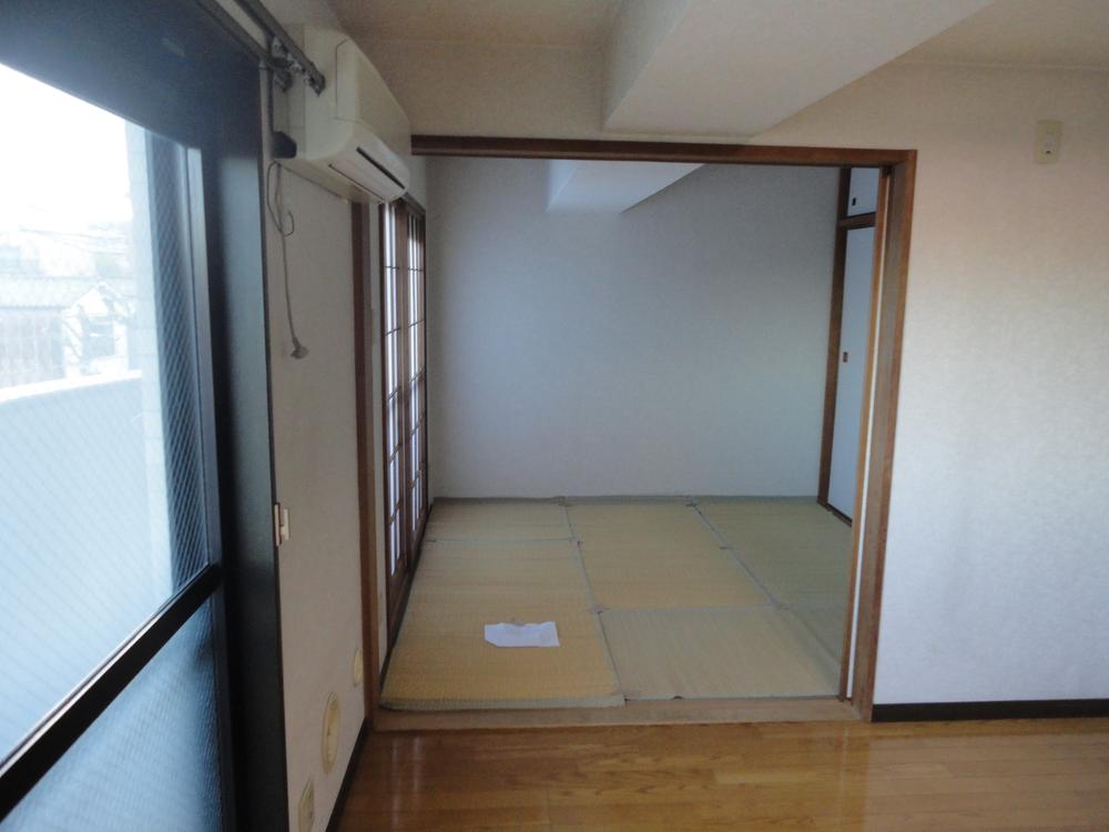 Non-living room. Japanese-style room about 4.5 tatami