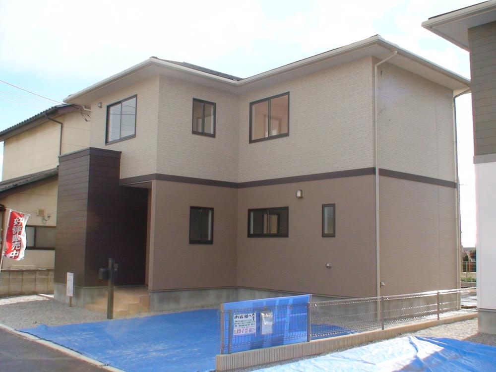 Local appearance photo. Local (12 May 2014) Shooting