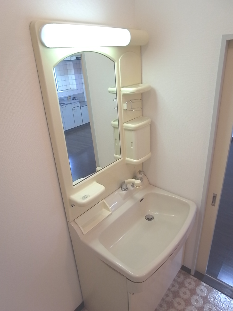 Washroom. Maebashi Kozuka cho Akkora Rent room Western-style room wash basin