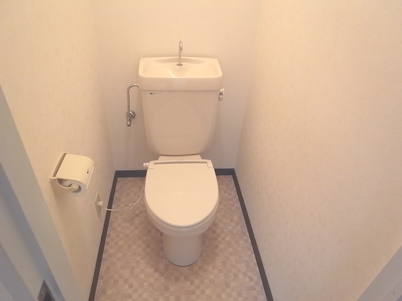 Toilet. Maebashi Kozuka cho Akkora Rent room Western-style room toilet