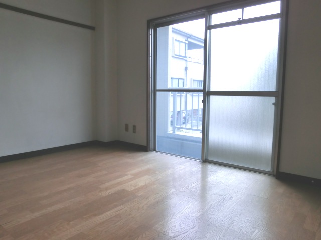 Living and room. Maebashi Showacho Akkora Rent Western-style