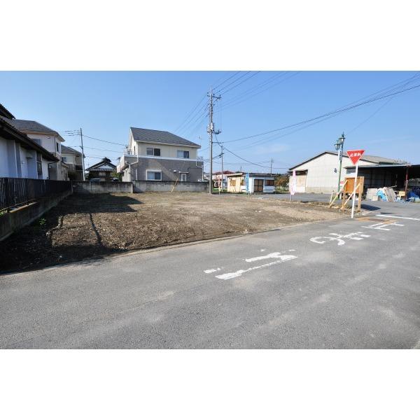 Local photos, including front road.  ☆ Local Photos ☆ 