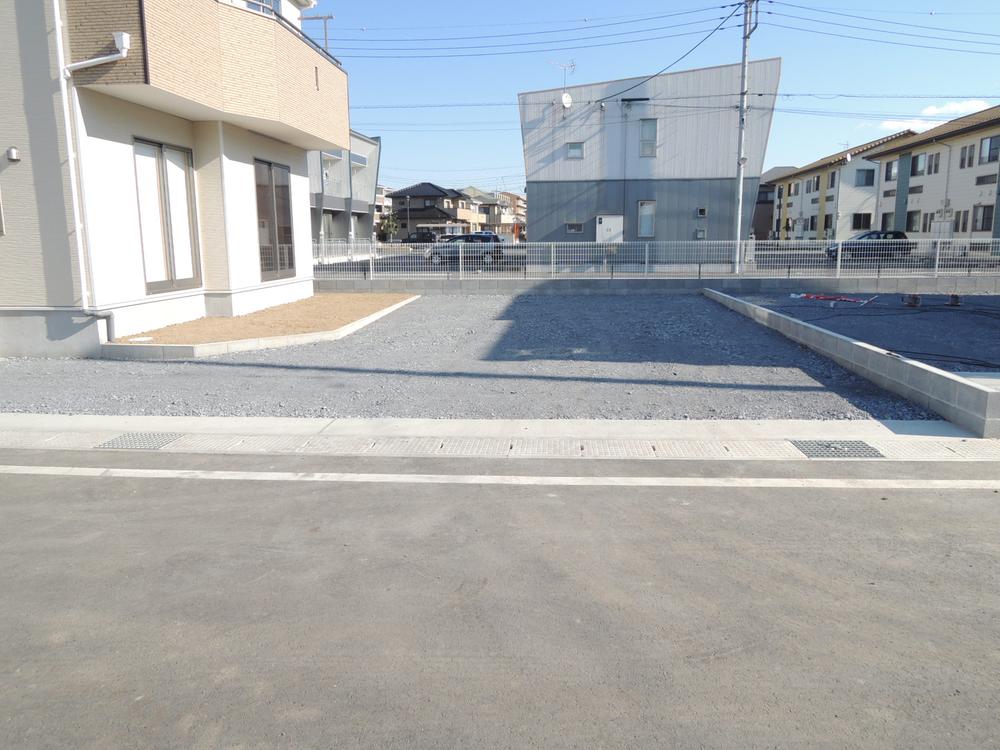 Parking lot. Local (12 May 2013) Shooting