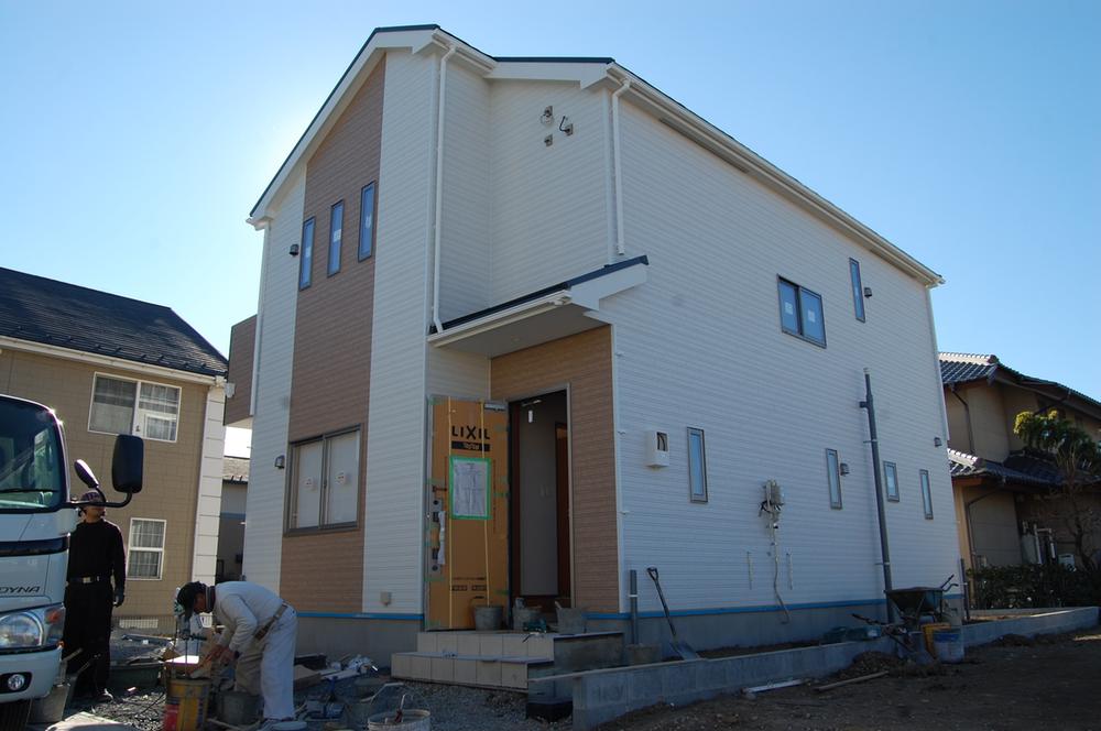 Local appearance photo. Local (11 May 2013) Shooting