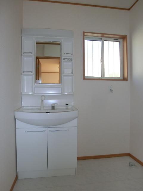 Wash basin, toilet. Same specifications