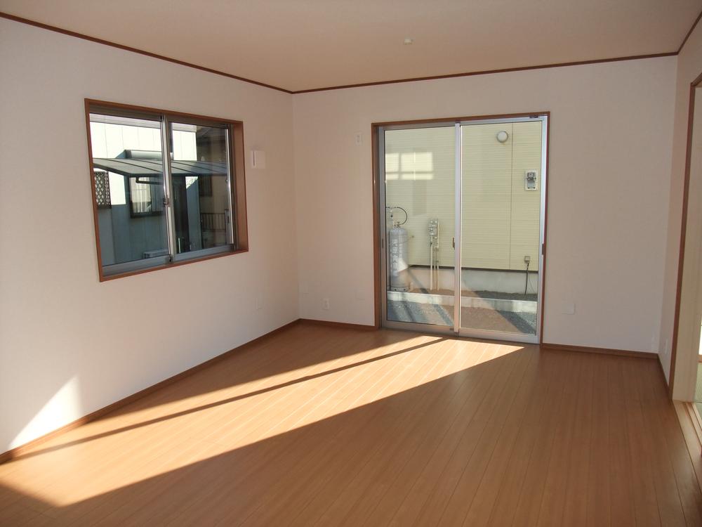 Same specifications photos (living). The company specification example